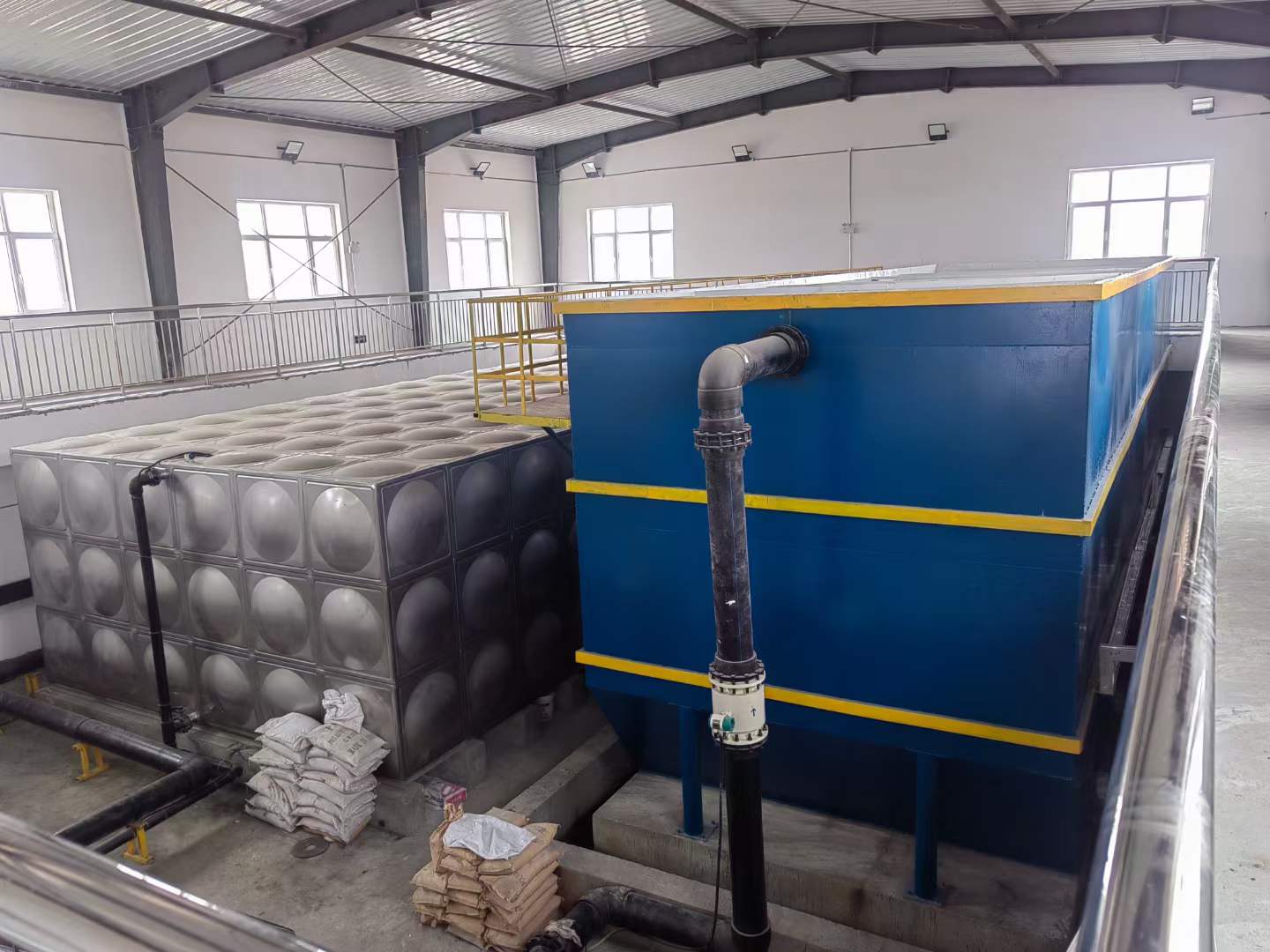 一體化全自動(dòng)凈水裝置(圖2) 1-240F3102412T5.jpg